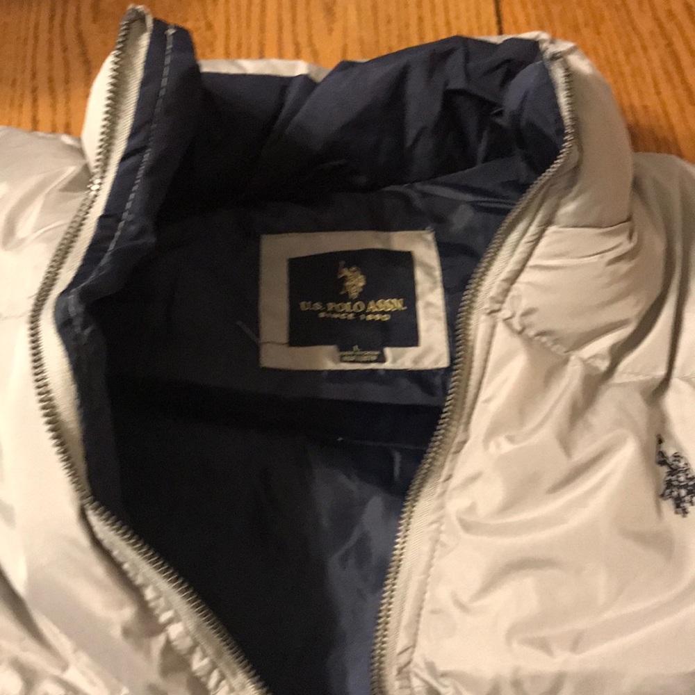 Vest - Picture 2 of 9